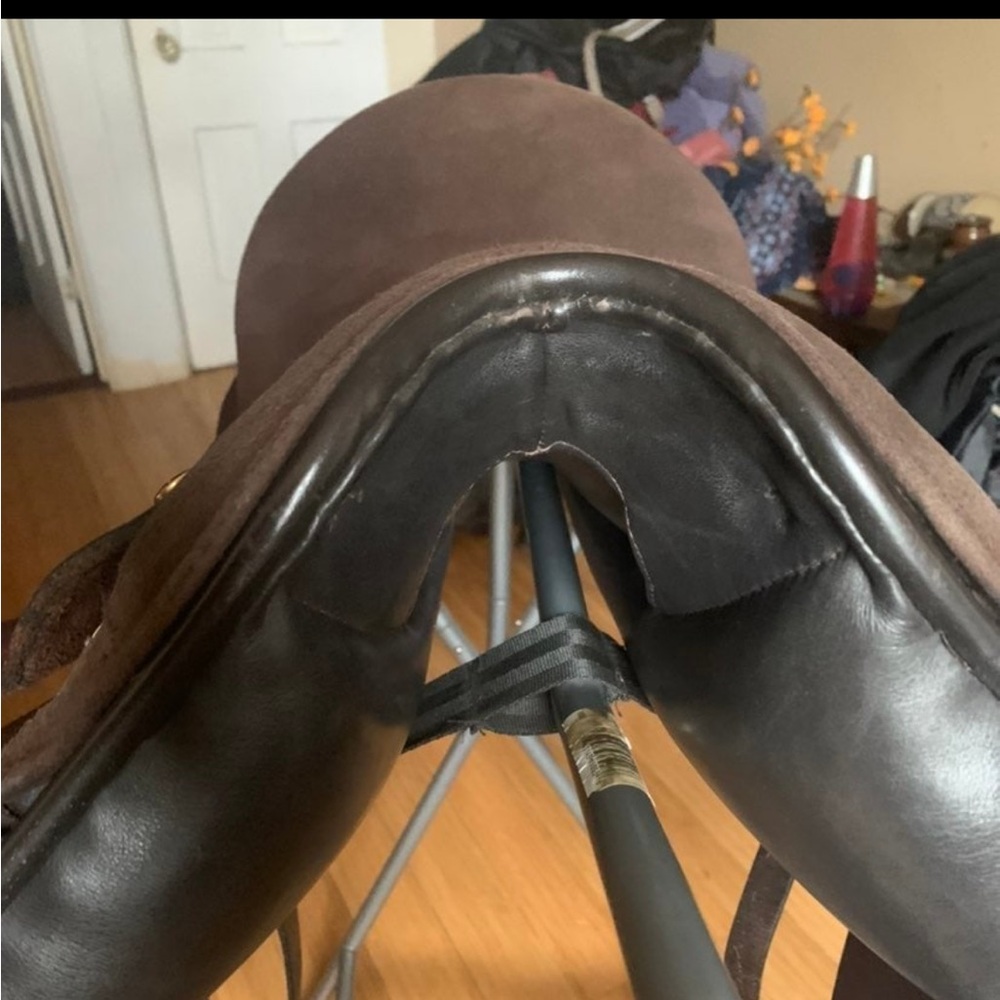 Sankey Dressage Saddle - Picture 11 of 12